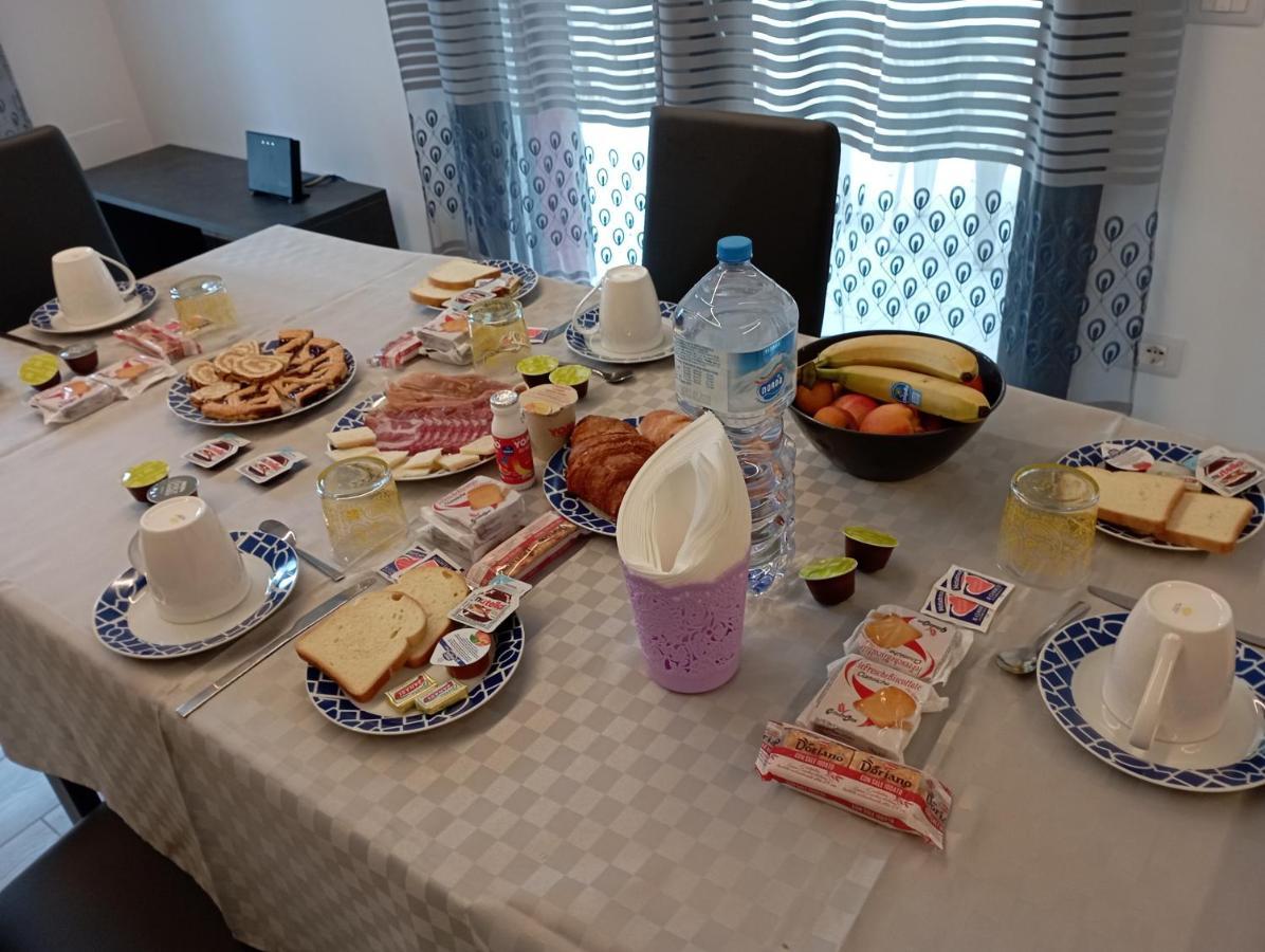 B&B Profumo Di Gelsomino Mombaroccio Buitenkant foto